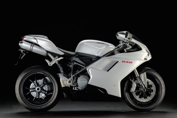 ducati-848-15096B64B-4DCF-A89B-E8F1-E1EEE934545F.jpg